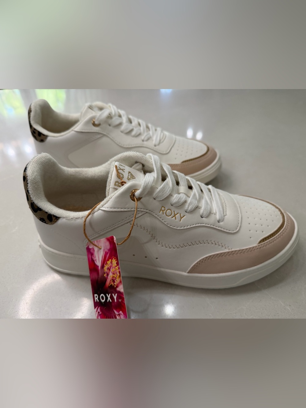 NWT Roxy Vivian’s White Sneakers with Beige Accents w/ Animal Print Heel, 9.5